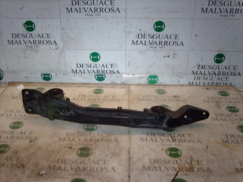 Recambio de travesaño inferior para nissan primera berlina (p12) acenta referencia OEM IAM   