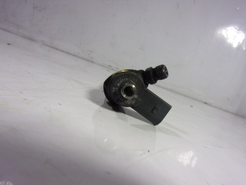 Recambio de inyector para seat exeo st (3r5)(2009>) 2.0 tdi referencia OEM IAM  03L136277J 