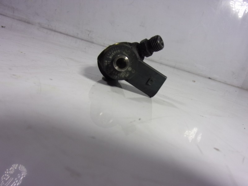 Recambio de inyector para seat exeo st (3r5)(2009>) 2.0 tdi referencia OEM IAM  03L136277J 