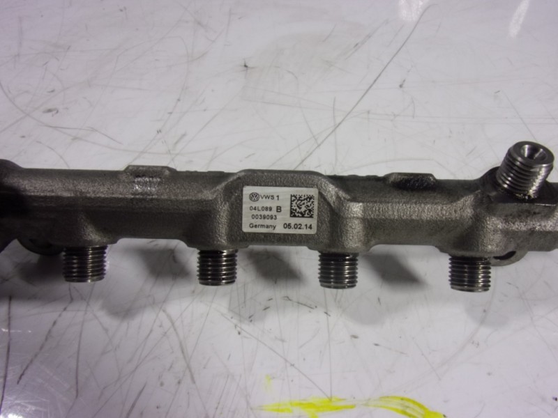 Recambio de rampa inyectora para audi a3 sportback (8va) 1.6 tdi referencia OEM IAM  04L089B 