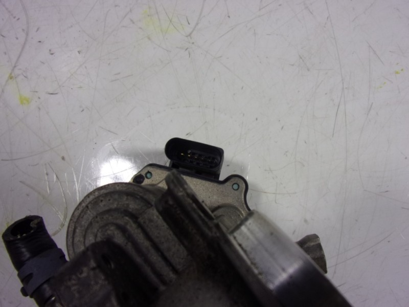 Recambio de caja mariposa para volkswagen golf vii lim. (bq1) 1.6 tdi referencia OEM IAM  04L128063T 