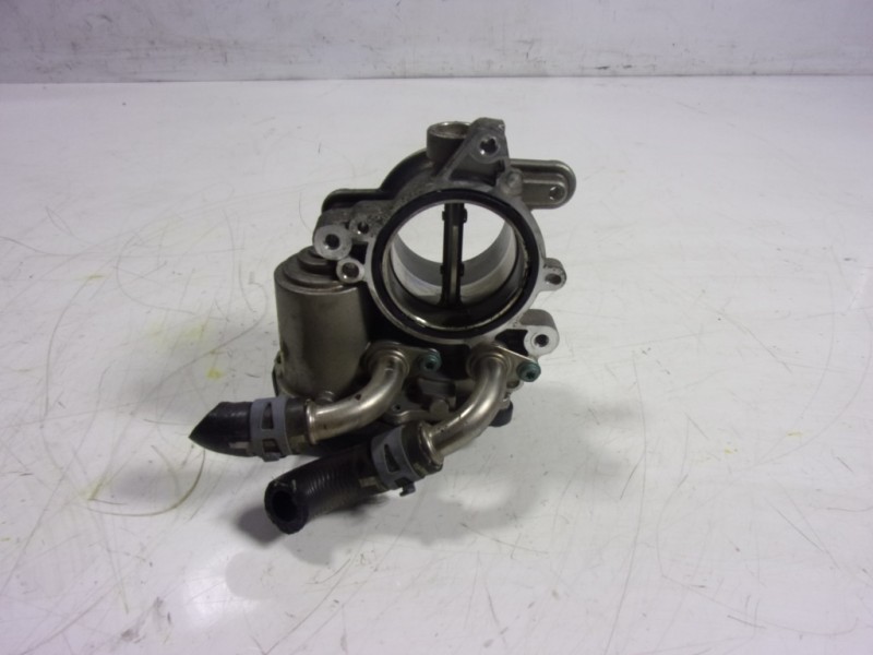 Recambio de caja mariposa para volkswagen golf vii lim. (bq1) 1.6 tdi referencia OEM IAM  04L128063T 