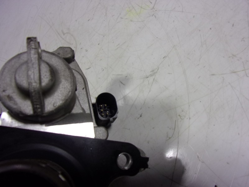 Recambio de valvula egr para volkswagen golf vii lim. (bq1) 1.6 tdi referencia OEM IAM  04L131501S 