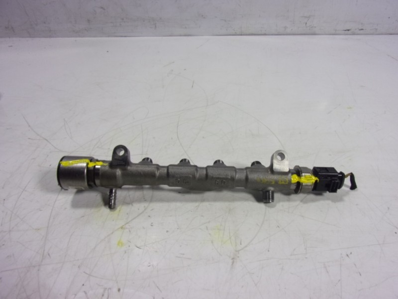 Recambio de rampa inyectora para volkswagen golf vii lim. (bq1) 1.6 tdi referencia OEM IAM  04L130089F 