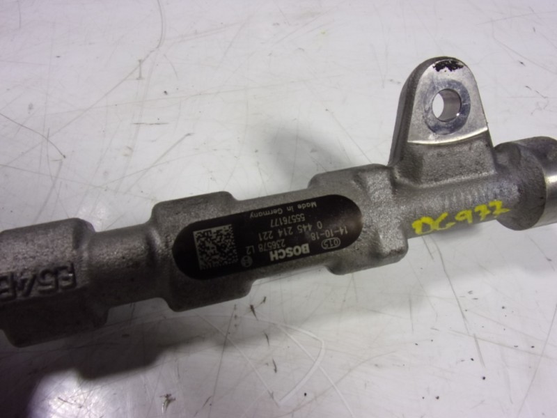 Recambio de rampa inyectora para opel zafira tourer 2.0 cdti cat referencia OEM IAM  55576177 