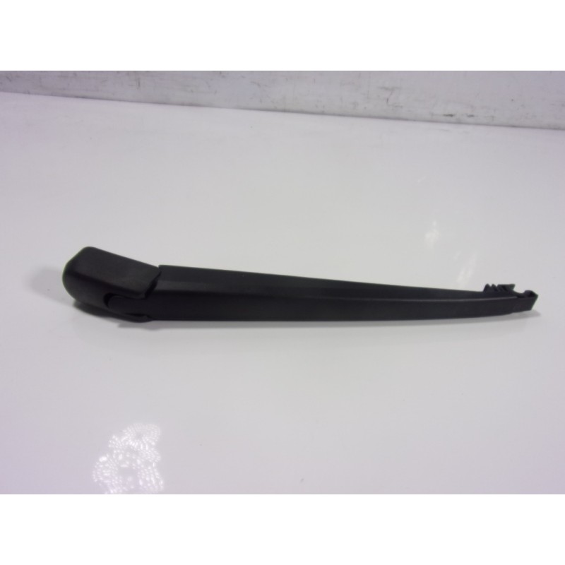 Recambio de brazo limpia trasero para mazda 3 lim. (bl) 2.2 turbodiesel cat referencia OEM IAM L20667421  