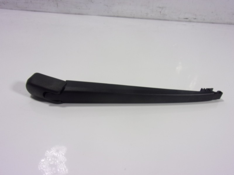 Recambio de brazo limpia trasero para mazda 3 lim. (bl) 2.2 turbodiesel cat referencia OEM IAM L20667421  