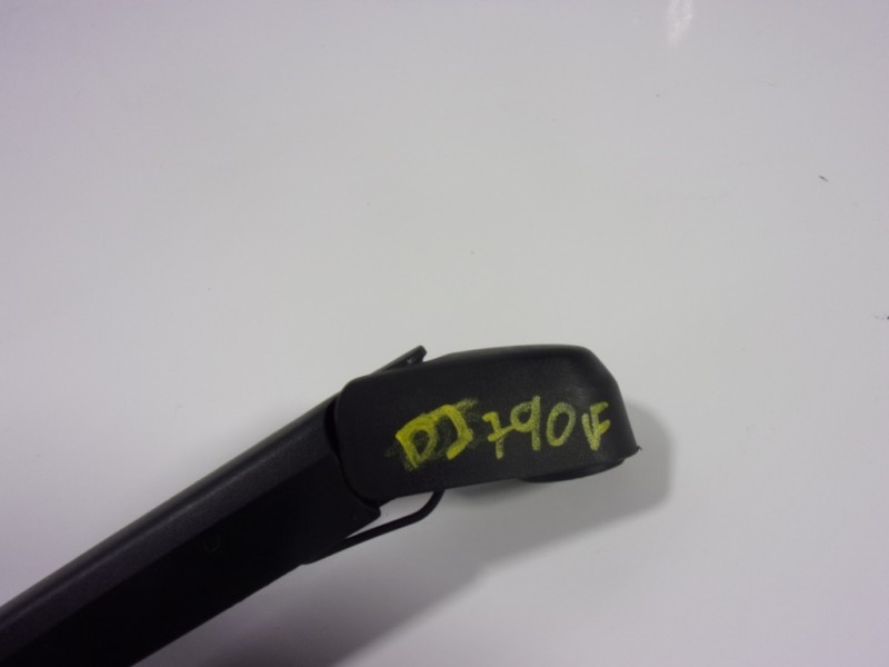 Recambio de brazo limpia trasero para mazda 3 lim. (bl) 2.2 turbodiesel cat referencia OEM IAM L20667421  