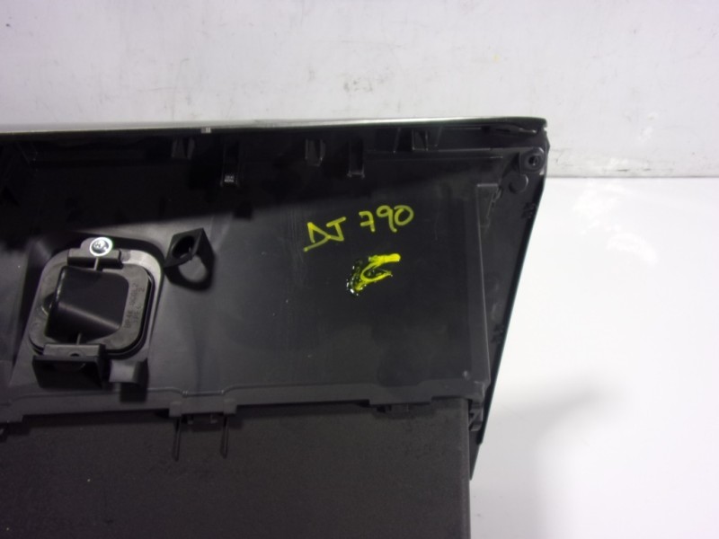 Recambio de guantera para mazda 3 lim. (bl) 2.2 turbodiesel cat referencia OEM IAM BBP364160G02  