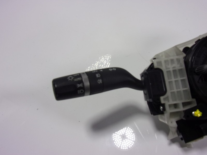 Recambio de mando luces para mazda 3 lim. (bl) 2.2 turbodiesel cat referencia OEM IAM BCW766122 BBS417G517 