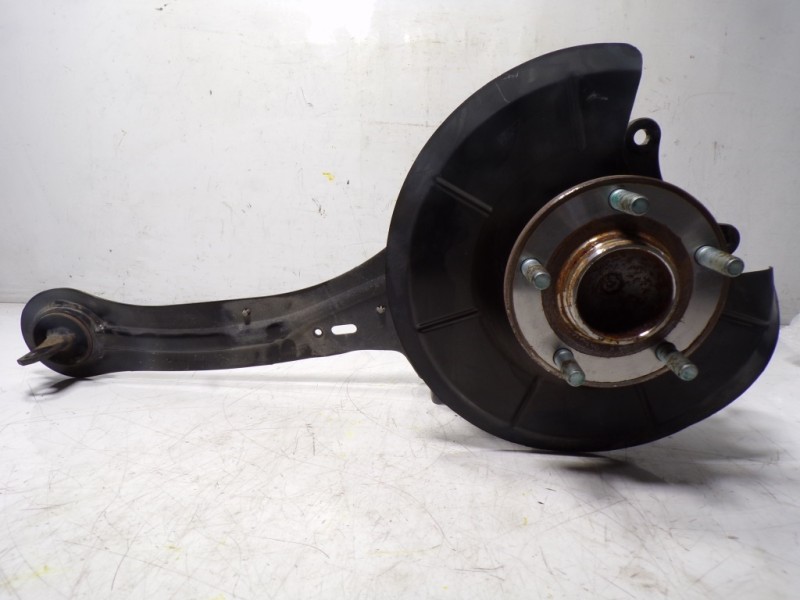 Recambio de mangueta trasera izquierda para mazda 3 lim. (bl) 2.2 turbodiesel cat referencia OEM IAM BBM428250A  