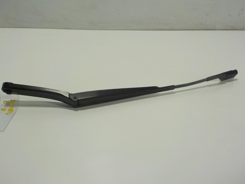 Recambio de brazo limpia delantero izquierdo para volkswagen scirocco (137) 2.0 tdi (103kw) referencia OEM IAM 1K8955409  