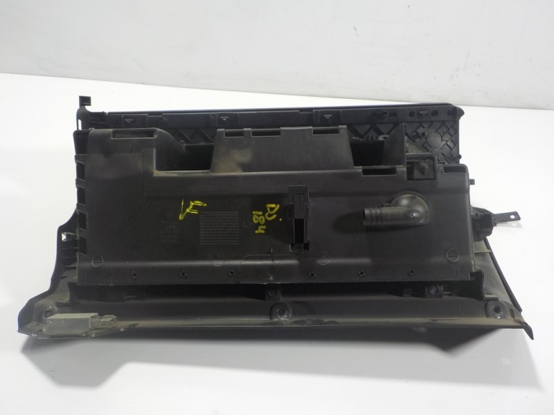 Recambio de guantera para volkswagen scirocco (137) 2.0 tdi (103kw) referencia OEM IAM 1K1857101M82V 1K1857290 