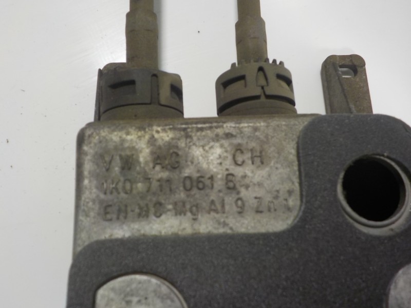 Recambio de palanca cambio para volkswagen scirocco (137) 2.0 tdi (103kw) referencia OEM IAM 1K0711050A 1K0711049 