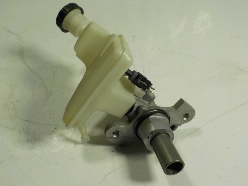 Recambio de bomba freno para mercedes-benz cla-klasse (bm 118) cla 180 (118.384) referencia OEM IAM A1774305500  