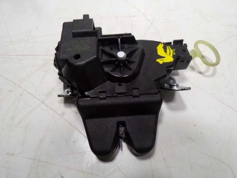 Recambio de cerradura maletero / porton para mercedes-benz cla-klasse (bm 118) cla 180 (118.384) referencia OEM IAM A1177500085 