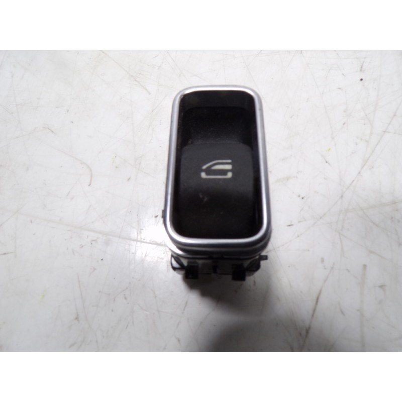 Recambio de mando elevalunas delantero derecho para mercedes-benz cla-klasse (bm 118) cla 180 (118.384) referencia OEM IAM A1679