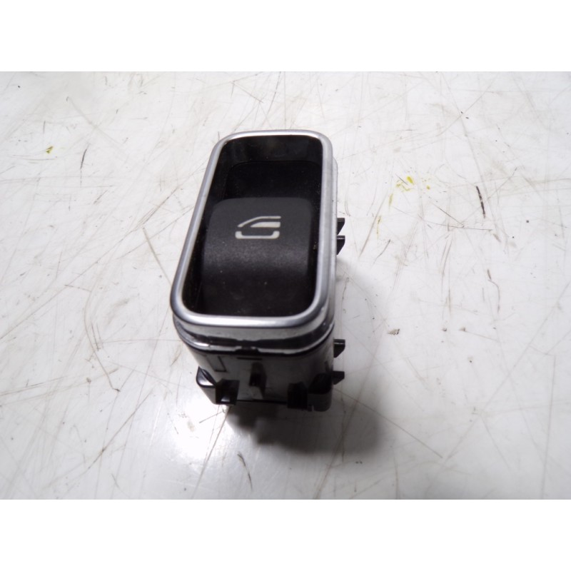 Recambio de mando elevalunas trasero derecho para mercedes-benz cla-klasse (bm 118) cla 180 (118.384) referencia OEM IAM A167905