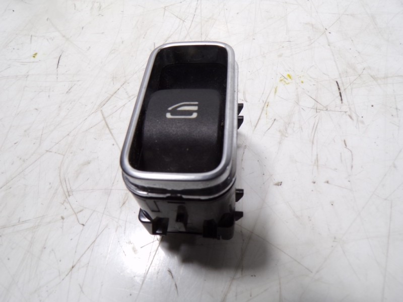 Recambio de mando elevalunas trasero derecho para mercedes-benz cla-klasse (bm 118) cla 180 (118.384) referencia OEM IAM A167905