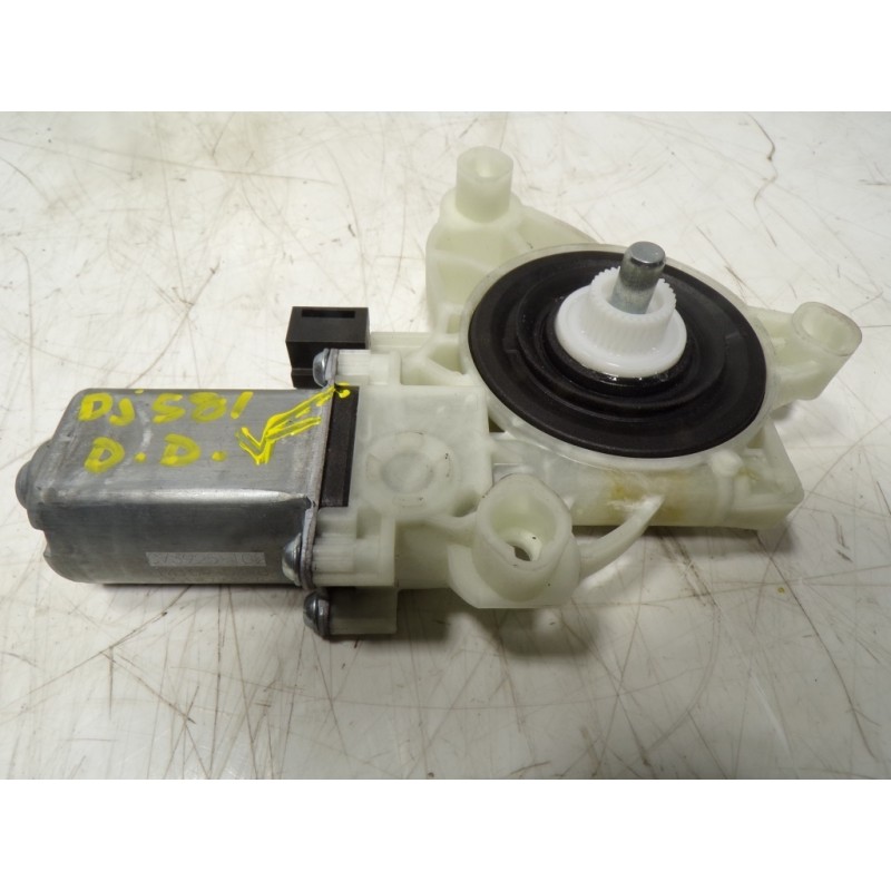 Recambio de motor elevalunas delantero derecho para mercedes-benz cla-klasse (bm 118) cla 180 (118.384) referencia OEM IAM A0009
