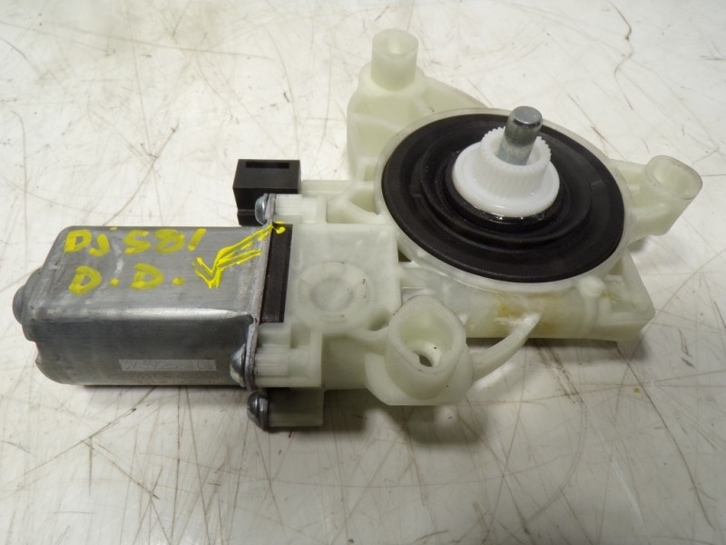 Recambio de motor elevalunas delantero derecho para mercedes-benz cla-klasse (bm 118) cla 180 (118.384) referencia OEM IAM A0009