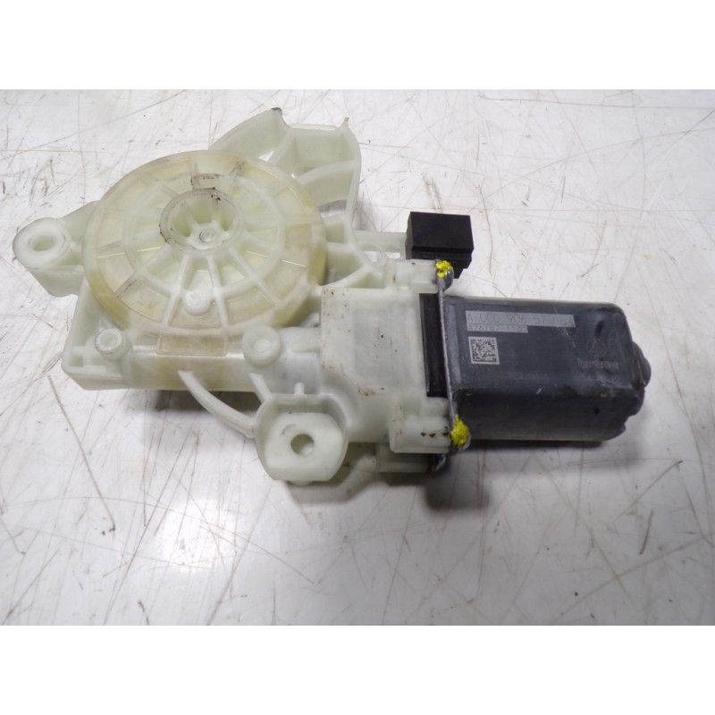 Recambio de motor elevalunas delantero derecho para mercedes-benz cla-klasse (bm 118) cla 180 (118.384) referencia OEM IAM A0009