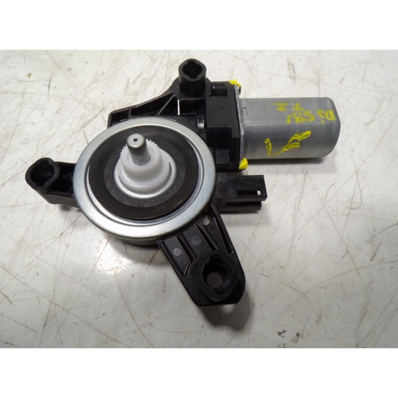 Recambio de motor elevalunas trasero izquierdo para mercedes-benz cla-klasse (bm 118) cla 180 (118.384) referencia OEM IAM A0009