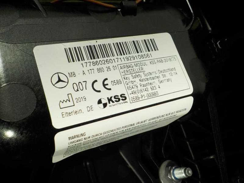 Recambio de salpicadero para mercedes-benz cla-klasse (bm 118) cla 180 (118.384) referencia OEM IAM A17768061029051 A1778602601 