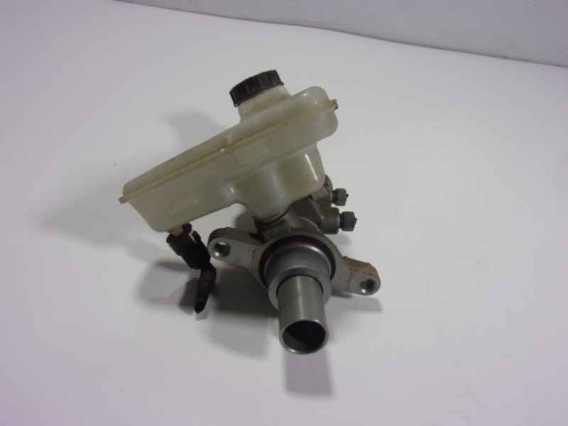 Recambio de bomba freno para ford mondeo lim. trend referencia OEM IAM 2366376  