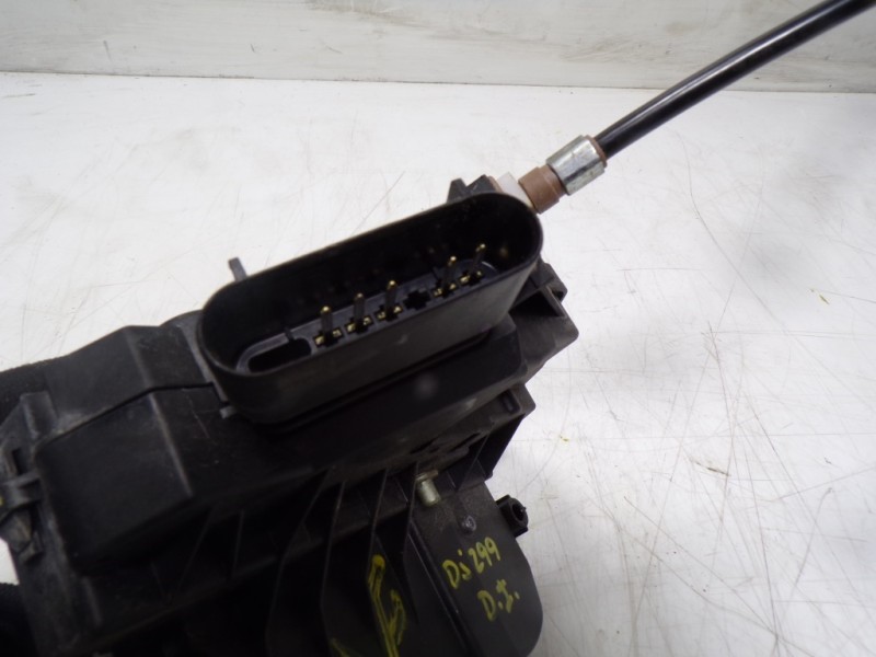 Recambio de cerradura puerta delantera izquierda para ford mondeo lim. trend referencia OEM IAM 2070970 BM5AA21813AF C18982101