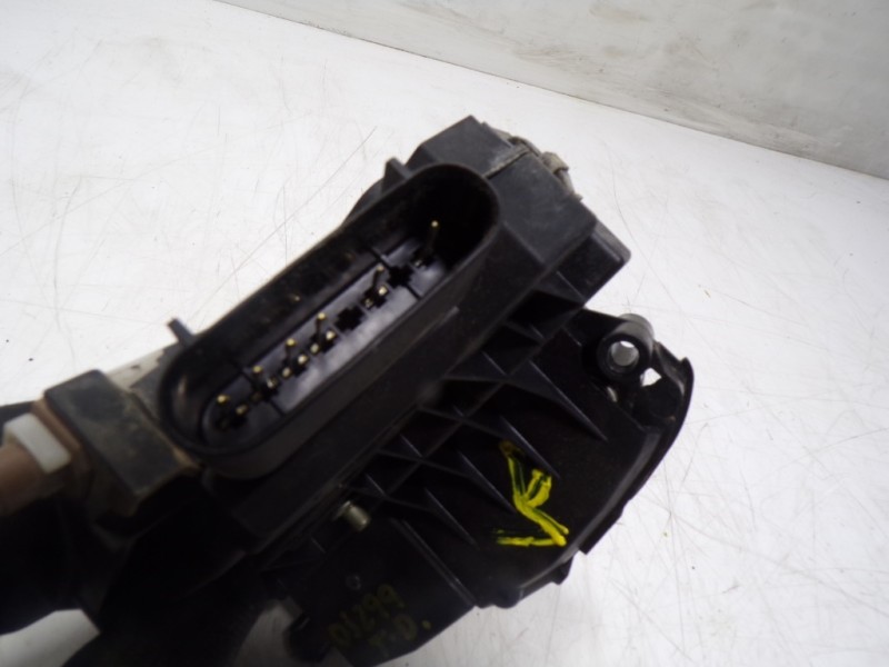 Recambio de cerradura puerta trasera derecha para ford mondeo lim. trend referencia OEM IAM 2110426 BM5AA26412CE 