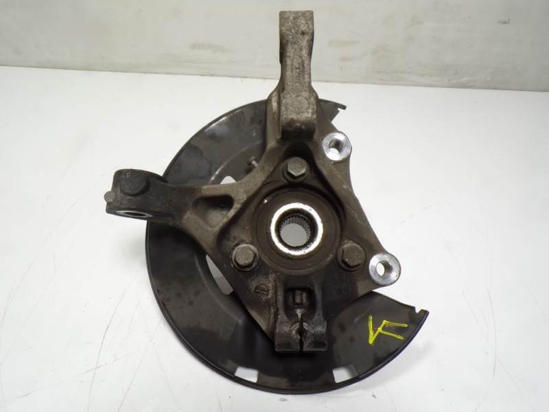 Recambio de mangueta delantera izquierda para opel astra j lim. 1.6 cdti dpf referencia OEM IAM 13319482  