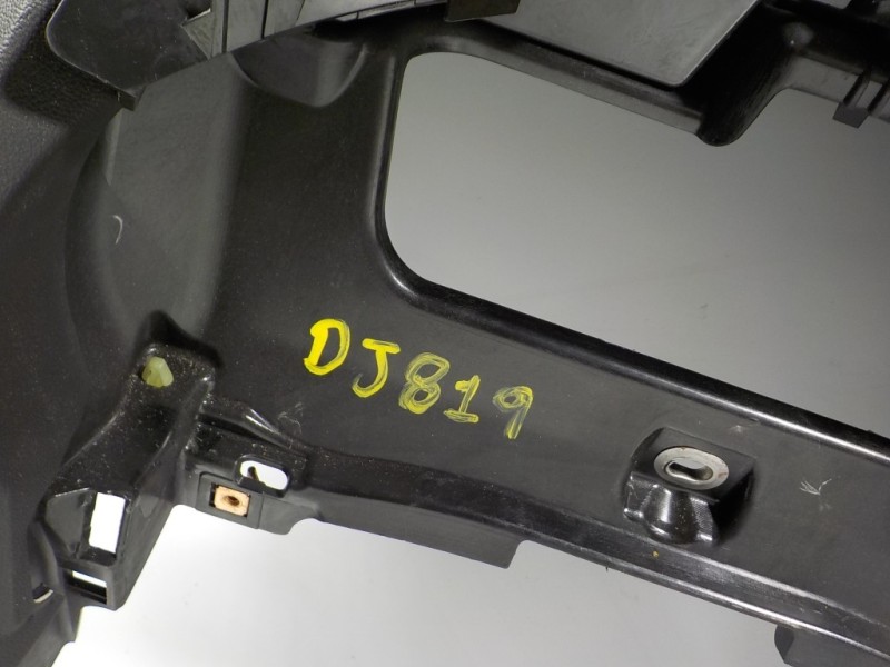 Recambio de salpicadero para opel astra j lim. 1.6 cdti dpf referencia OEM IAM 13301067  