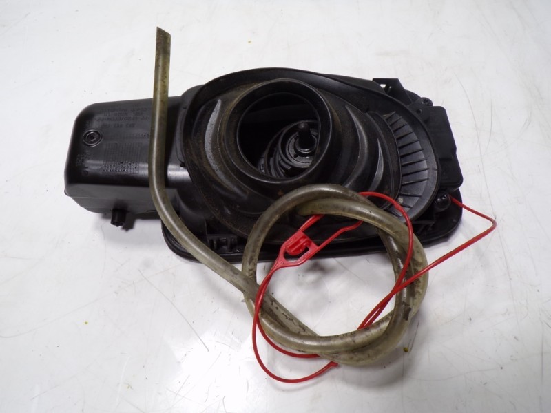 Recambio de tapa combustible para audi a3 (8v) 2.0 16v tdi referencia OEM IAM 8V3809907AGRU 8V3809906 