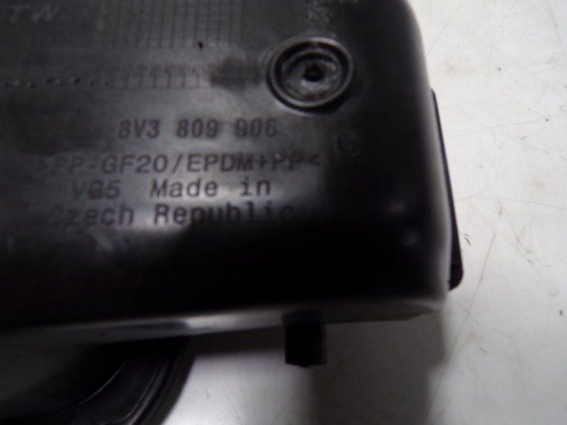 Recambio de tapa combustible para audi a3 (8v) 2.0 16v tdi referencia OEM IAM 8V3809907AGRU 8V3809906 