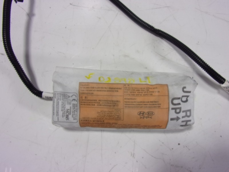 Recambio de airbag lateral derecho para kia cee´d 1.6 gdi cat referencia OEM IAM 88920A2000  