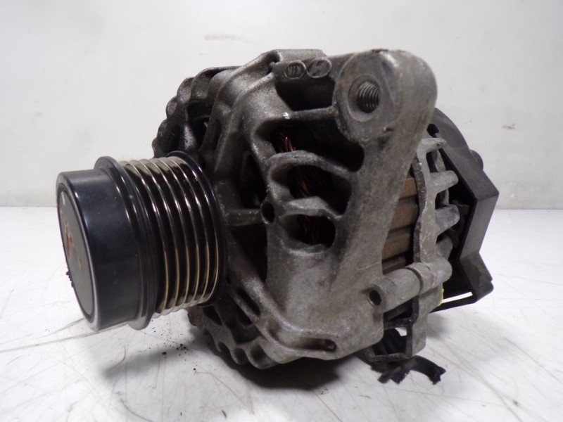 Recambio de alternador para kia cee´d 1.6 gdi cat referencia OEM IAM 373002B710 373002B710 2617585