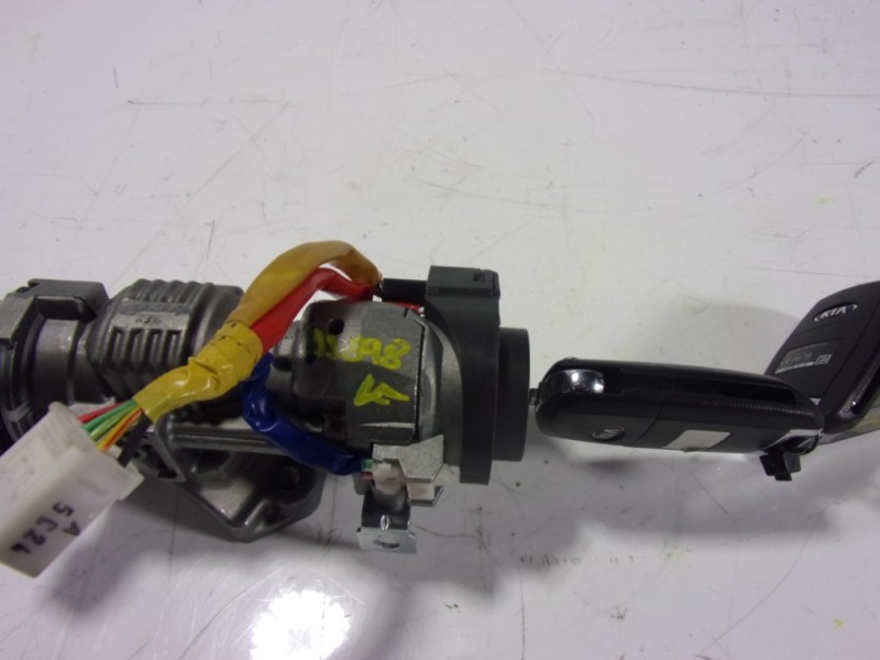 Recambio de antirrobo para kia cee´d 1.6 gdi cat referencia OEM IAM 819103X000  