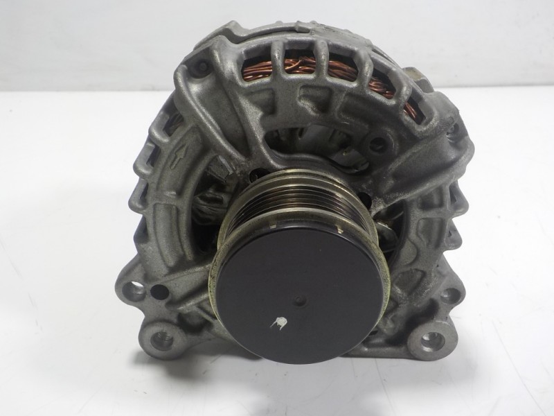 Recambio de alternador para seat ibiza (6p1) 1.4 tdi referencia OEM IAM 04B903023B 04B903023B 