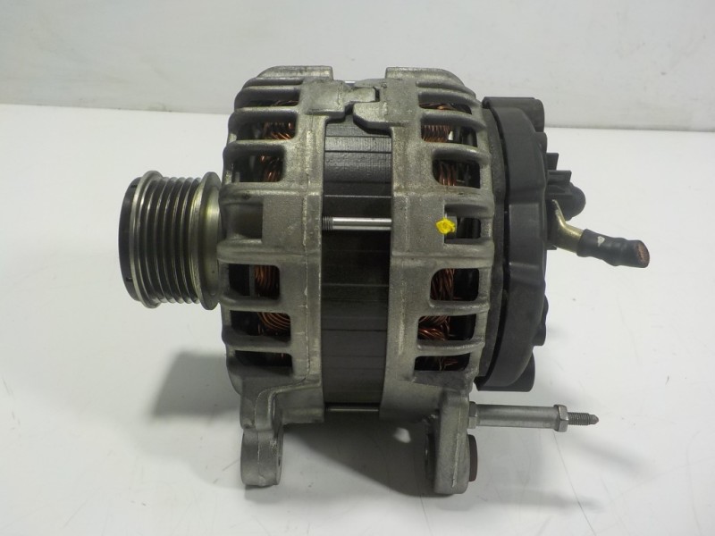 Recambio de alternador para seat ibiza (6p1) 1.4 tdi referencia OEM IAM 04B903023B 04B903023B 