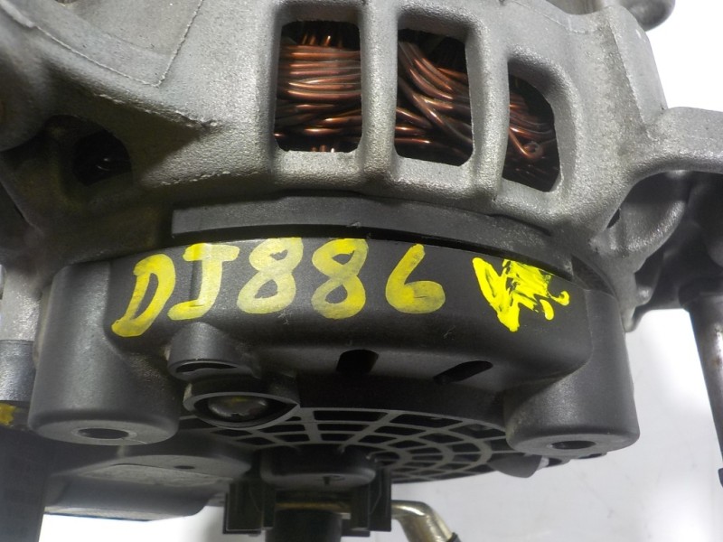 Recambio de alternador para seat ibiza (6p1) 1.4 tdi referencia OEM IAM 04B903023B 04B903023B 