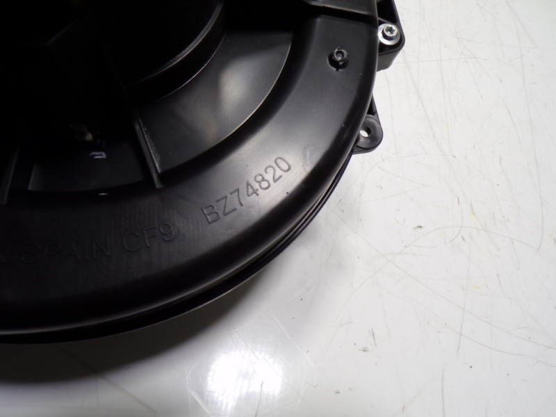 Recambio de motor calefaccion para seat ibiza (6p1) 1.4 tdi referencia OEM IAM 6R1819015 6R1819015A BZ74820