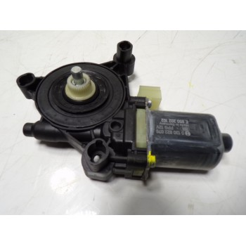 MOTOR ELEVALUNAS DELANTERO DERECHO 5Q0959802C 5Q0959802C 
