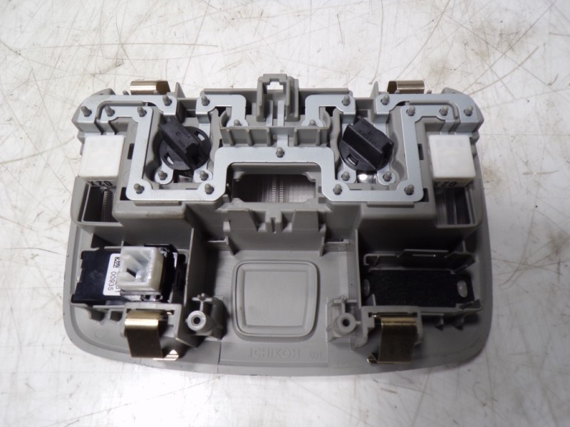 Recambio de piloto interior para suzuki vitara 1.4 16v boosterjet cat referencia OEM IAM  3623068L0 