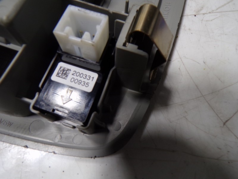 Recambio de piloto interior para suzuki vitara 1.4 16v boosterjet cat referencia OEM IAM  3623068L0 