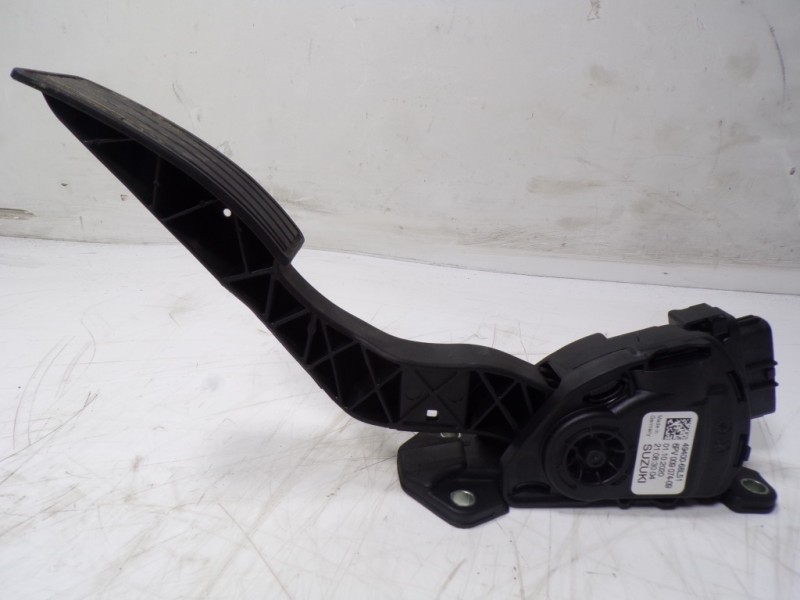 Recambio de potenciometro pedal para suzuki vitara 1.4 16v boosterjet cat referencia OEM IAM  4940068L51 