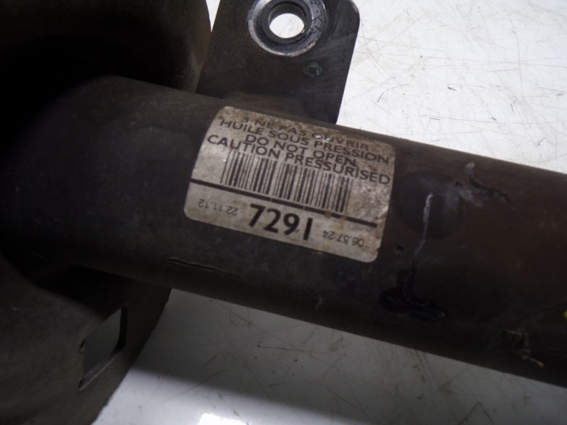 Recambio de amortiguador delantero izquierdo para peugeot 208 1.4 hdi fap referencia OEM IAM 9801729080 7291 