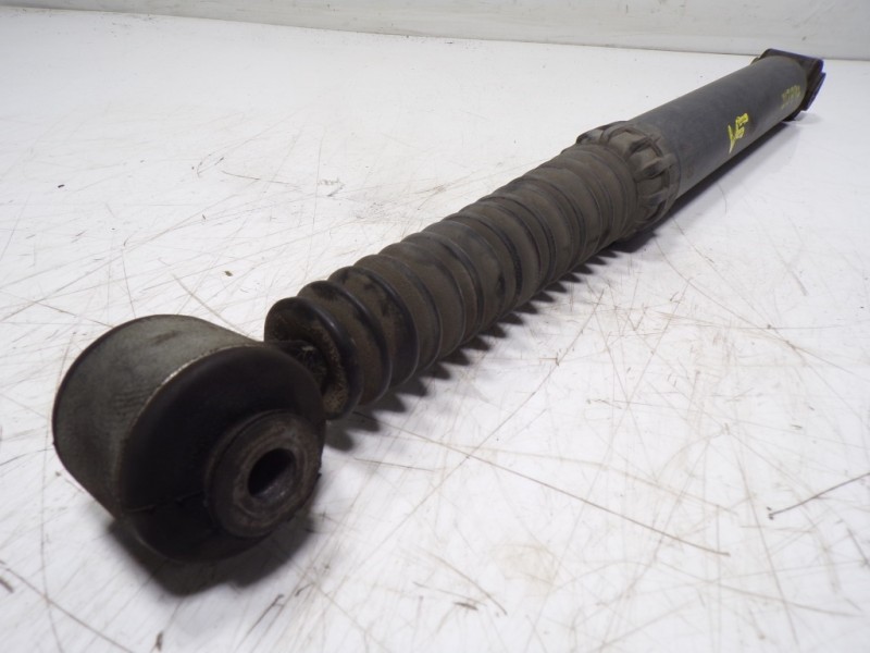 Recambio de amortiguador trasero derecho para peugeot 208 1.4 hdi fap referencia OEM IAM 9678823080 8230 