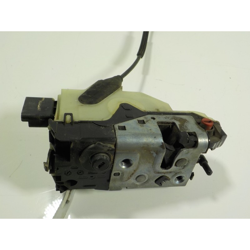 Recambio de cerradura puerta trasera derecha para peugeot 208 1.4 hdi fap referencia OEM IAM 9688080780 9688080780 