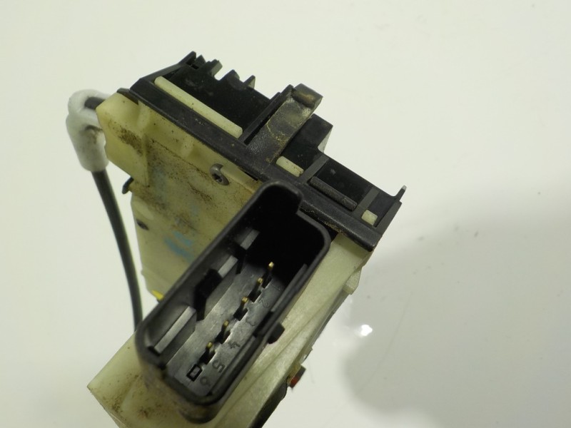 Recambio de cerradura puerta trasera izquierda para peugeot 208 1.4 hdi fap referencia OEM IAM 9688080880 9688080880 